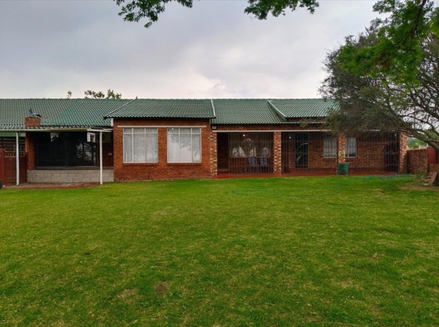 4 Bedroom Property for Sale in Bishops Bay Free State